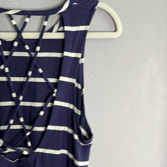 Chaser Navy Blue and Gray Striped Sleeveless Strappy Back Top Size Medium - Picture 5 of 7